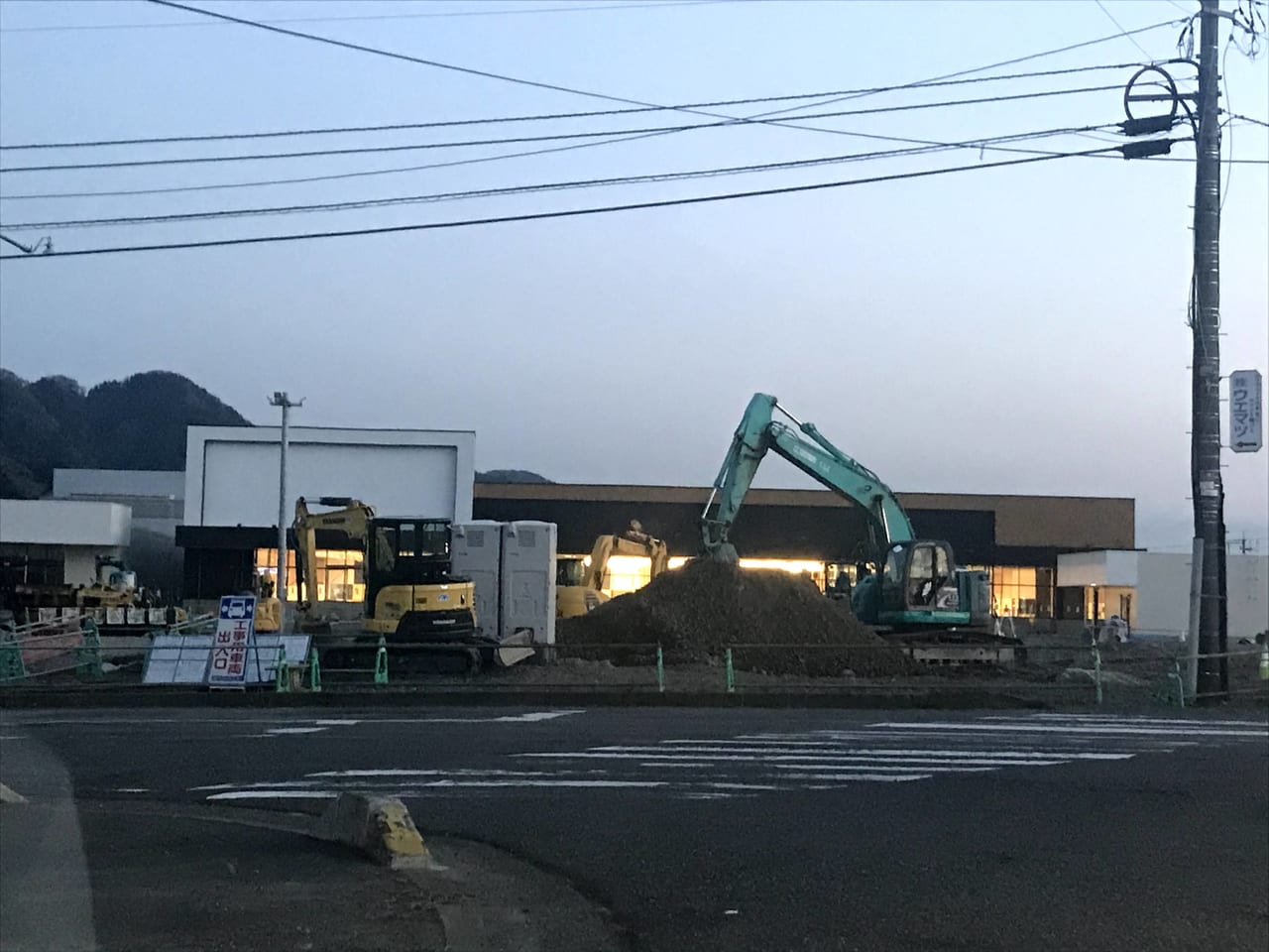 アルビス福井南店工事中