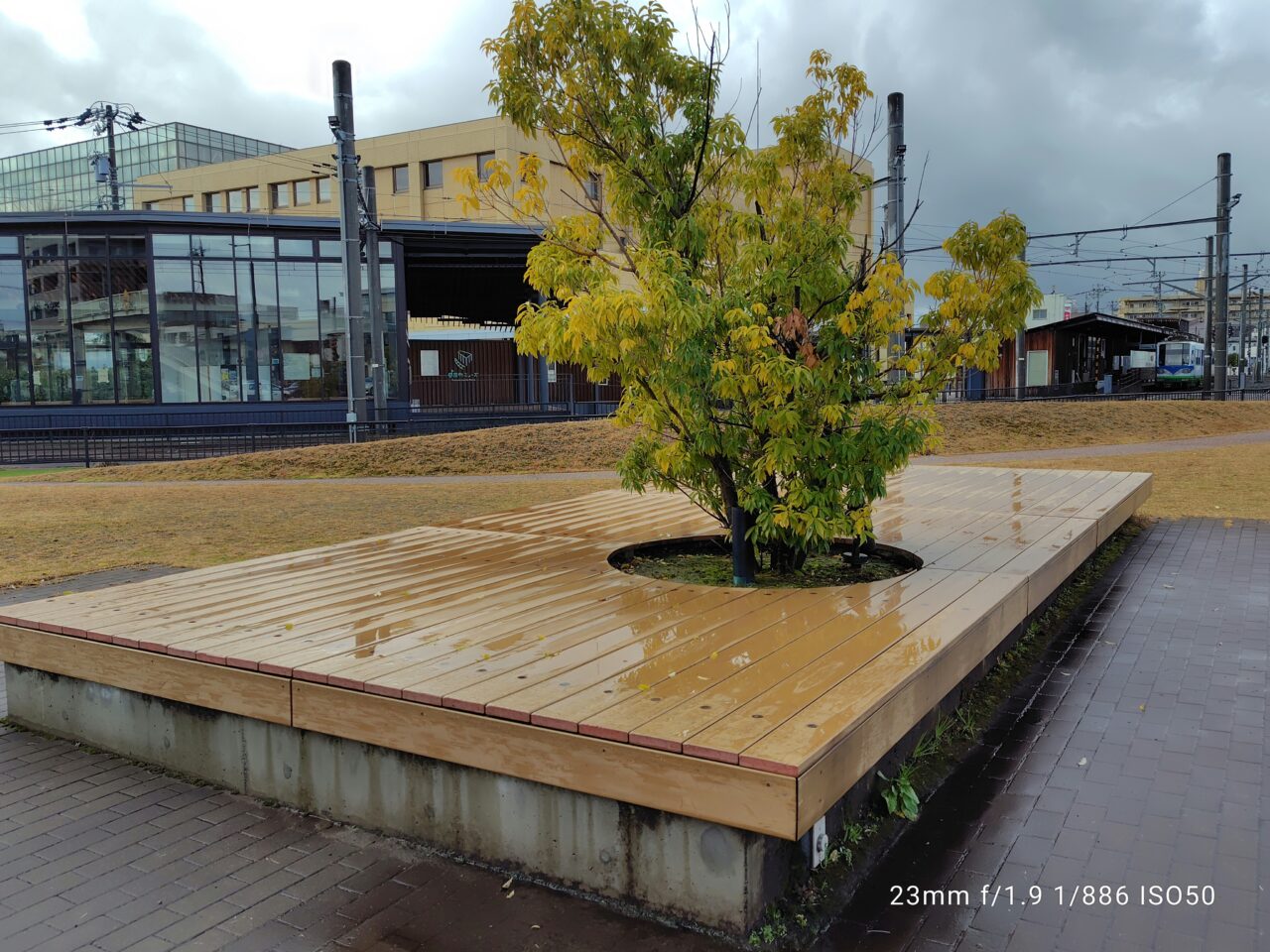 田原町ミューズ前広場